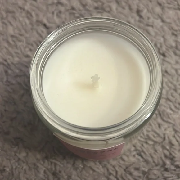 Bath and Body Works: Champagne Toast Candle - Picture 2 of 2